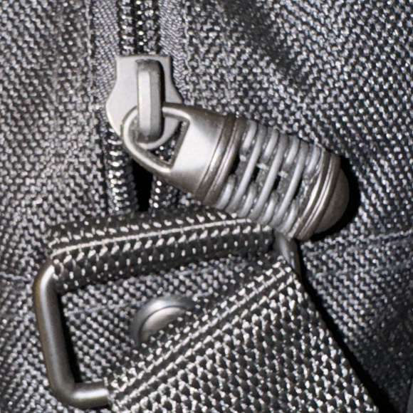 Eddie Bauer hand luggage and laptop bag - Picture 5 of 8